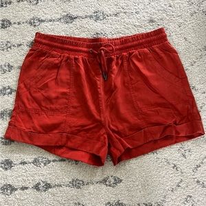 Women’s Linen Shorts
